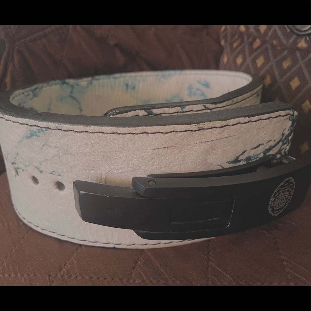 Inaka power medium lever belt